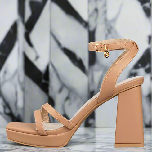 Envie Shoes Πέδιλα με Χοντρό Τακούνι Μπεζ