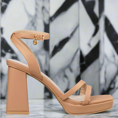 Envie Shoes Πέδιλα με Χοντρό Τακούνι Μπεζ