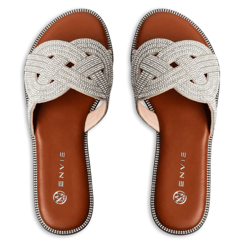 Envie Shoes Γυναικεία Flat Σανδάλια με Πλεκτή Διακοσμημένη με Στρας Φάσα Ασημί